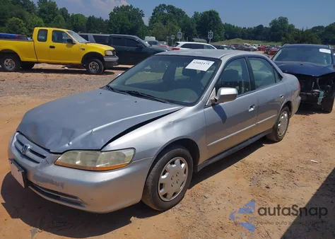 2001 Honda Accord 2.3 Lx from USA, damaged, VIN JHMCG66531C011667
